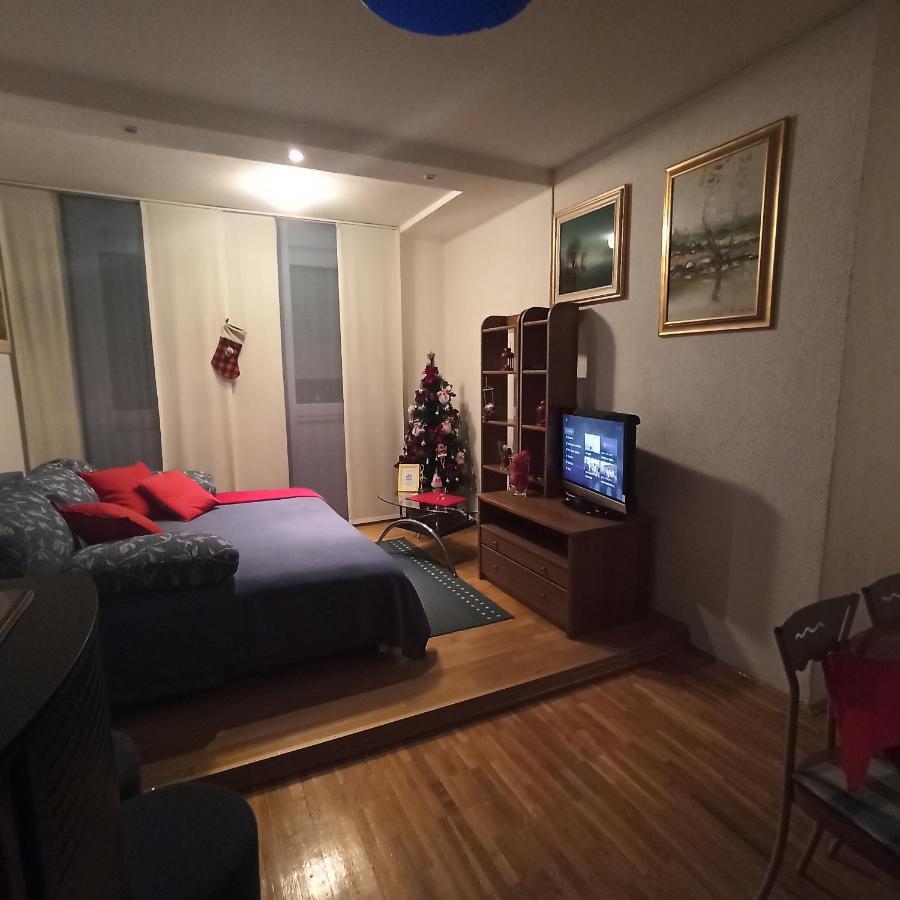 Happy Home Gospić エクステリア 写真
